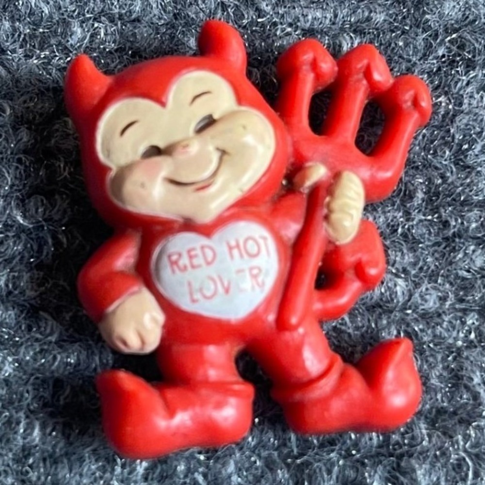 Vintage 1983 Hallmark Red Hot Lover Devil Pin Retro Valentine Plastic Brooch